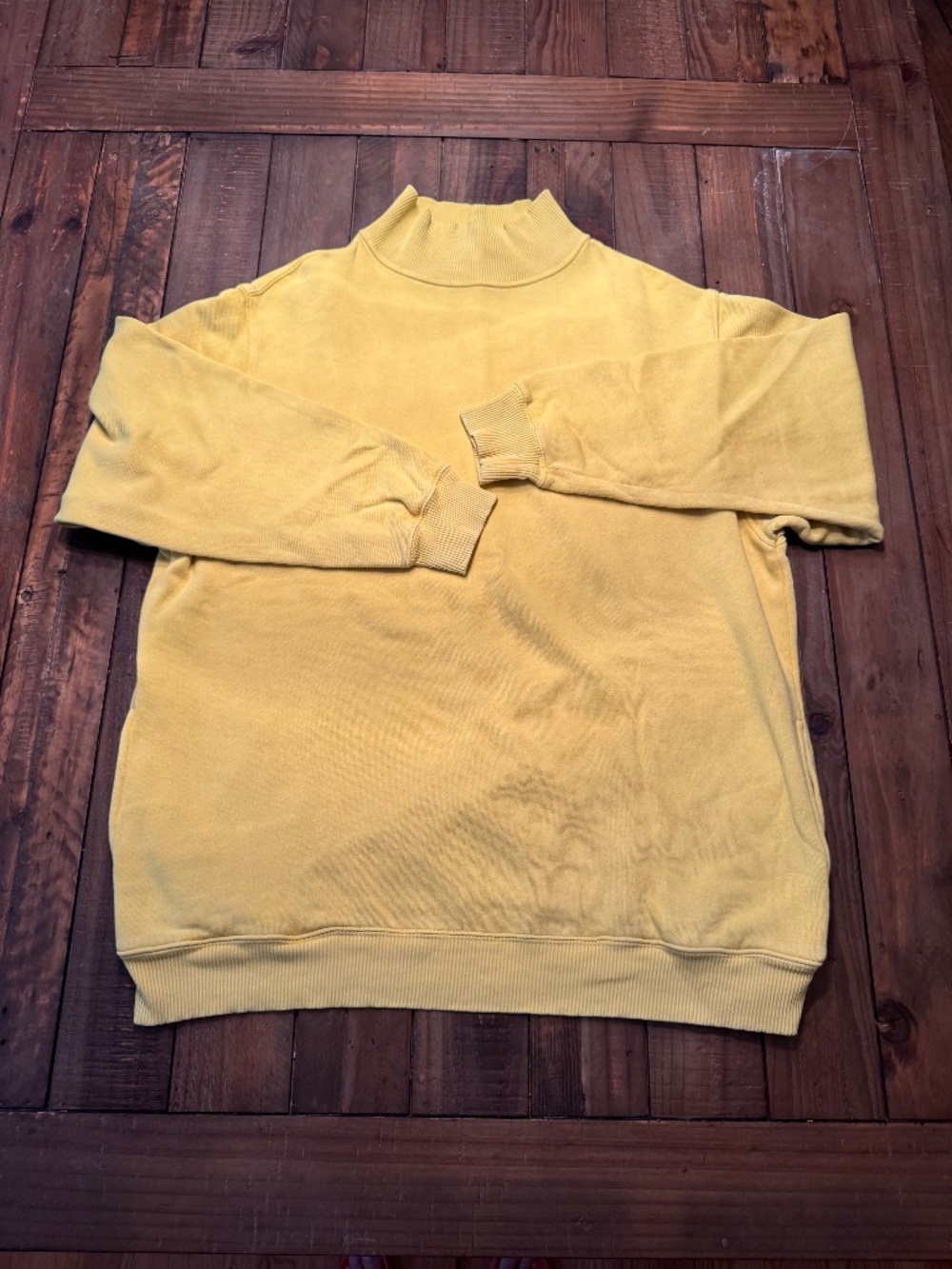 Aerie Mock Neck Yellow Sweatshirt. Size Small. Fall 2021 Collection